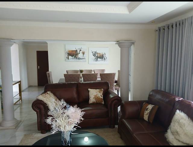 4 BEDROOM FREESTANDING FOR SALE IN SWEETWATERS